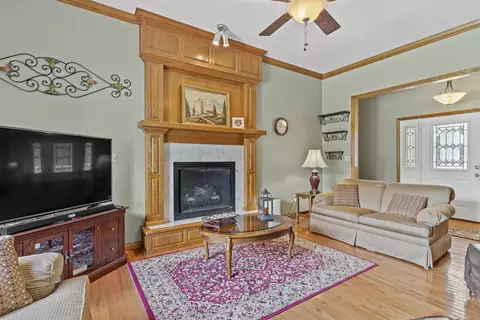 Living - 3477 W Edgewood St, Springfield, MO 65807 photo 3 of 4