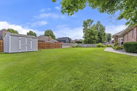 Exterior - 3477 W Edgewood St, Springfield, MO 65807 photo 5 of 12