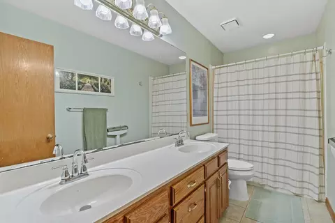Bath - 3477 W Edgewood St, Springfield, MO 65807 photo 4 of 4