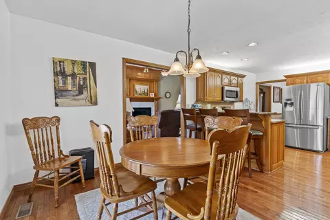 Dining - 3477 W Edgewood St, Springfield, MO 65807 photo 4 of 4