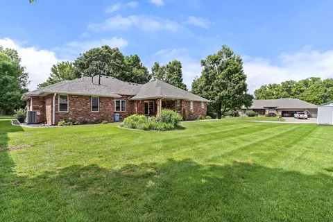 Exterior - 3477 W Edgewood St, Springfield, MO 65807 photo 3 of 12