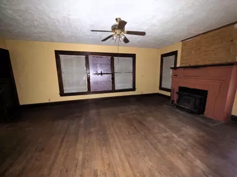 115 N Locust St, Buffalo, MO 65622 photo 3