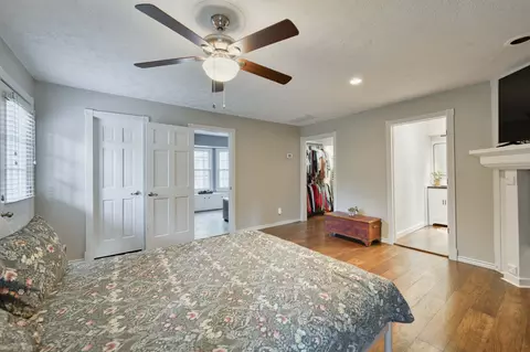 Bedroom - 718 E University St, Springfield, MO 65807 photo 3 of 8