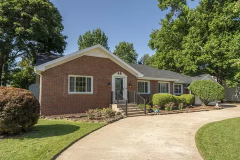 Exterior - 718 E University St, Springfield, MO 65807 photo 19 of 24