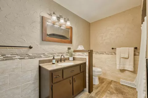 Bath - 718 E University St, Springfield, MO 65807 photo 7 of 7
