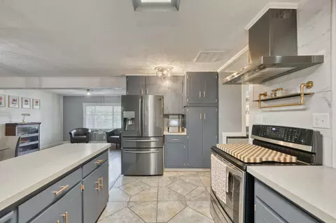 Kitchen - 718 E University St, Springfield, MO 65807 photo 4 of 7