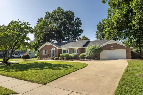 Exterior - 718 E University St, Springfield, MO 65807 photo 21 of 24