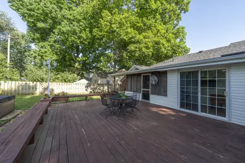 Exterior - 718 E University St, Springfield, MO 65807 photo 16 of 24