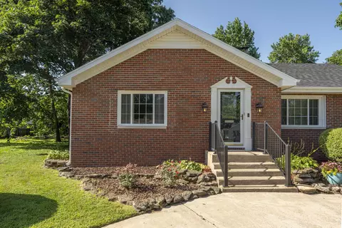 Exterior - 718 E University St, Springfield, MO 65807 photo 3 of 24