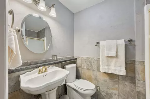 Bath - 718 E University St, Springfield, MO 65807 photo 1 of 7