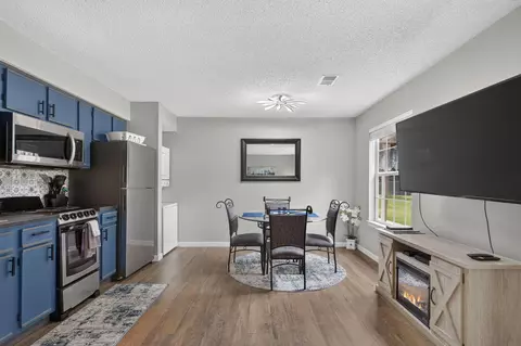 Dining - 16 Fall Creek Trl #2, Branson, MO 65616 photo 1 of 4