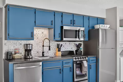 Kitchen - 16 Fall Creek Trl #2, Branson, MO 65616 photo 2 of 3