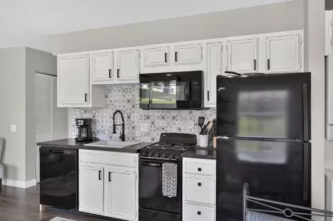 Kitchen - 29 Fall Creek Dr #4, Branson, MO 65616 photo 1 of 3