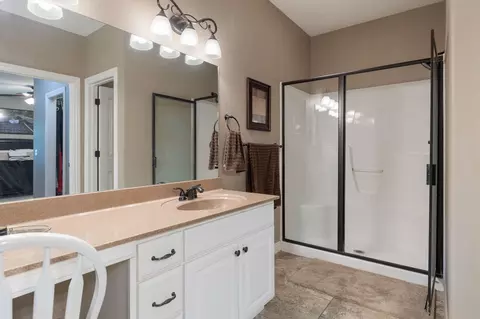 Bath - 245 N Ridge Pl, Branson, MO 65616 photo 1 of 4