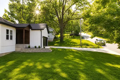 Exterior - 206 S 8th Ave, Ozark, MO 65721 photo 5 of 12