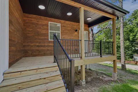 Exterior - 206 S 8th Ave, Ozark, MO 65721 photo 11 of 12
