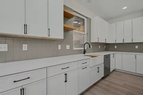 Kitchen - 206 S 8th Ave, Ozark, MO 65721 photo 3 of 6