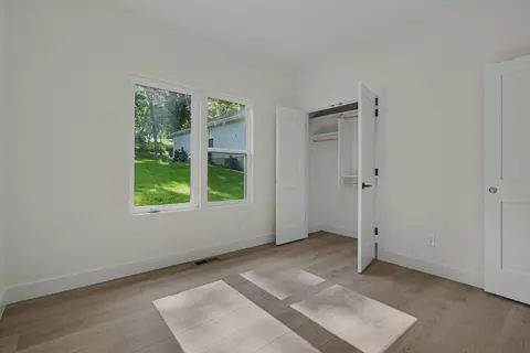 Bedroom - 206 S 8th Ave, Ozark, MO 65721 photo 4 of 6