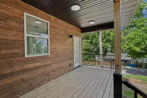 Exterior - 206 S 8th Ave, Ozark, MO 65721 photo 10 of 12