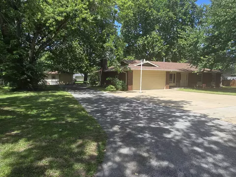 Exterior - 4321 S Ridgecrest Dr, Springfield, MO 65810 photo 11 of 17