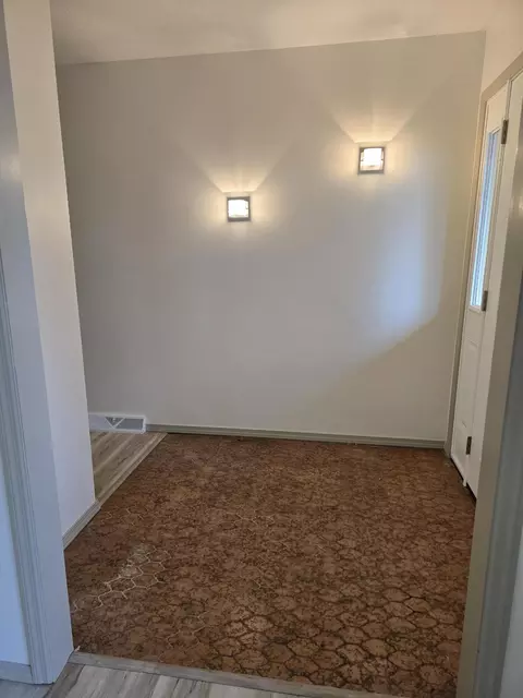 Entry Way - 4321 S Ridgecrest Dr, Springfield, MO 65810 photo 3 of 7