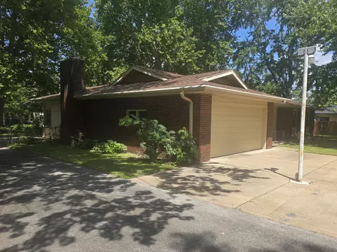 Exterior - 4321 S Ridgecrest Dr, Springfield, MO 65810 photo 9 of 17
