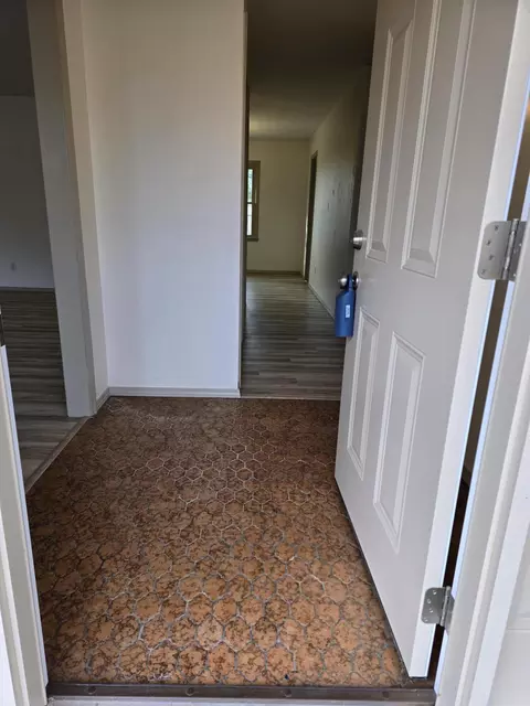 Entry Way - 4321 S Ridgecrest Dr, Springfield, MO 65810 photo 2 of 7