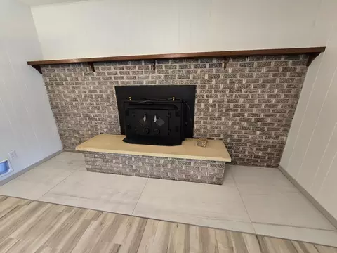 Living - 4321 S Ridgecrest Dr, Springfield, MO 65810 photo 4 of 4