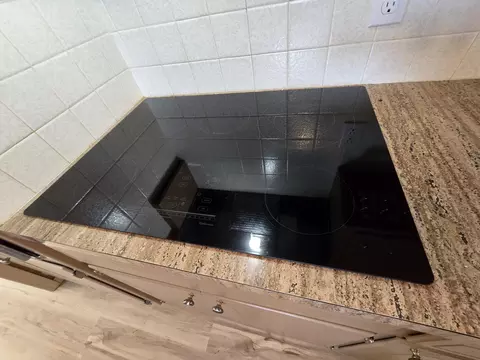 Kitchen - 4321 S Ridgecrest Dr, Springfield, MO 65810 photo 3 of 6