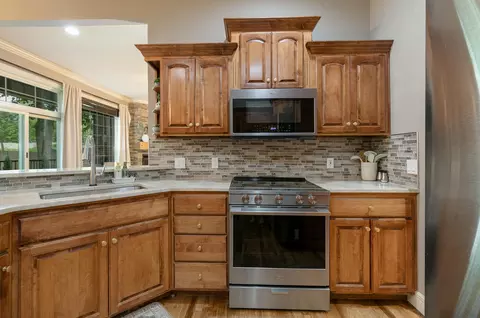Kitchen - 5105 S Nettleton Ave, Springfield, MO 65810 photo 4 of 4