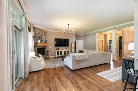Living - 5105 S Nettleton Ave, Springfield, MO 65810 photo 2 of 2