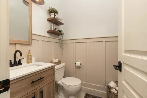 Bath - 5105 S Nettleton Ave, Springfield, MO 65810 photo 2 of 3