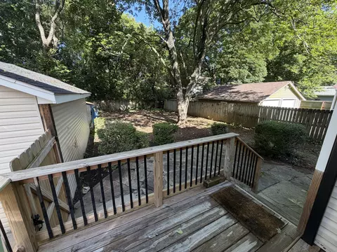 Exterior - 903 S Kickapoo Ave, Springfield, MO 65804 photo 4 of 6