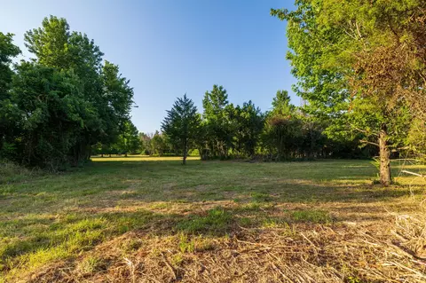 60 E Church St, Aurora, MO 65605 photo 32