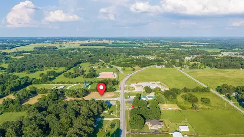 60 E Church St, Aurora, MO 65605 photo 6