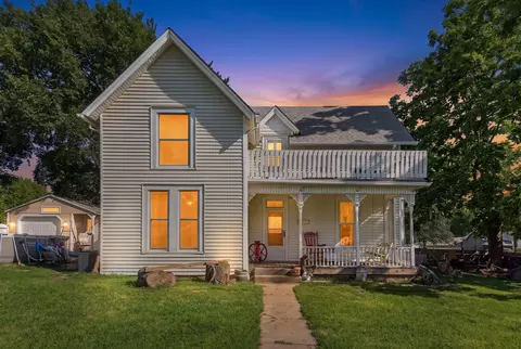 311 E Locust St, Bolivar, MO 65613
