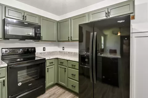 Kitchen - 547 Hudson Ave, Republic, MO 65738 photo 3 of 5