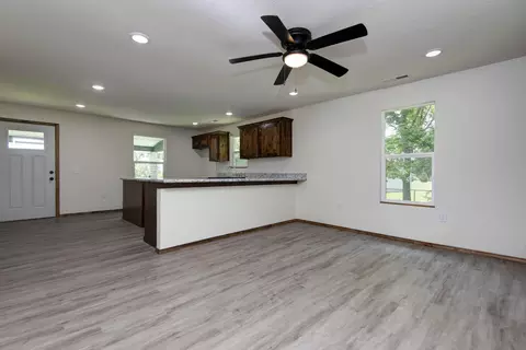 Living - 42779 State Highway 413, Crane, MO 65633 photo 3 of 4
