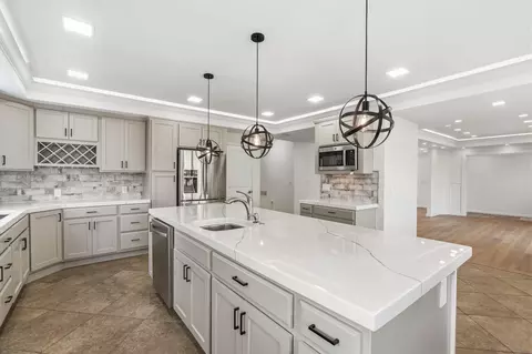 Kitchen - 6308 S Glenridge Dr, Springfield, MO 65804 photo 5 of 5