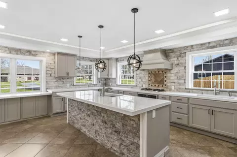 Kitchen - 6308 S Glenridge Dr, Springfield, MO 65804 photo 1 of 5