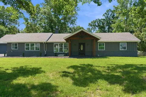 Exterior - 6308 S Glenridge Dr, Springfield, MO 65804 photo 3 of 8