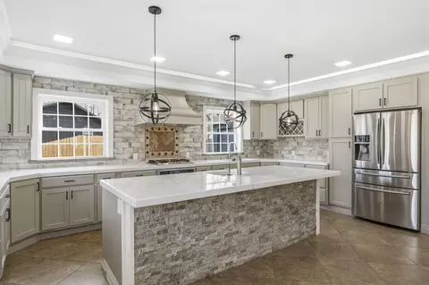 Kitchen - 6308 S Glenridge Dr, Springfield, MO 65804 photo 4 of 5