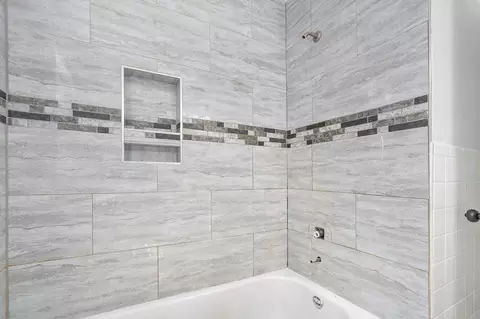 Bath - 1012 E Morningside St, Springfield, MO 65807 photo 2 of 3