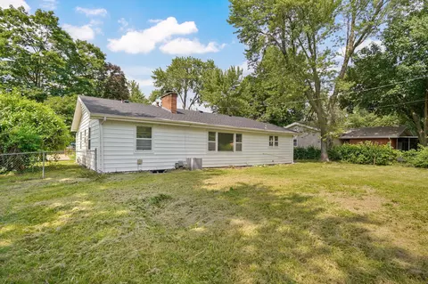 Exterior - 1012 E Morningside St, Springfield, MO 65807 photo 7 of 8
