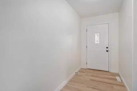 Entry Way - 1012 E Morningside St, Springfield, MO 65807 photo 1 of 4