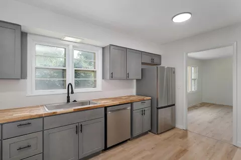 Kitchen - 1012 E Morningside St, Springfield, MO 65807 photo 3 of 3