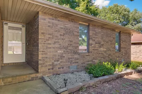 Exterior - 1037 W Lindberg St, Springfield, MO 65807 photo 2 of 11