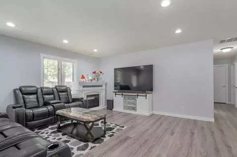 Living - 1037 W Lindberg St, Springfield, MO 65807 photo 2 of 2
