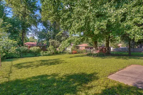 Exterior - 1037 W Lindberg St, Springfield, MO 65807 photo 5 of 11