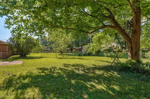 Exterior - 1037 W Lindberg St, Springfield, MO 65807 photo 9 of 11